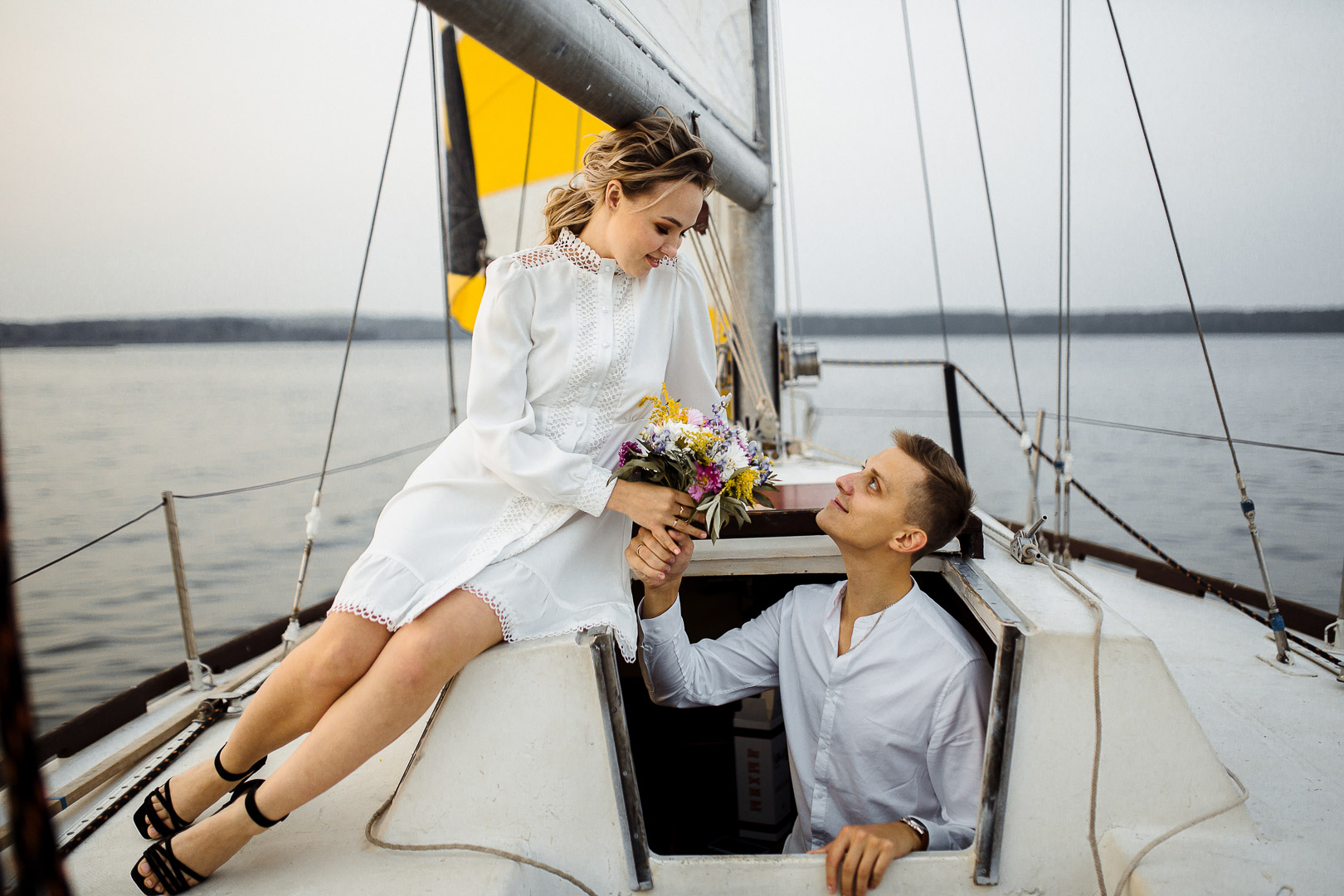 ls_127 Предсвадебная фотосессия LoveStory на катамаране AGAYA в Ижевске