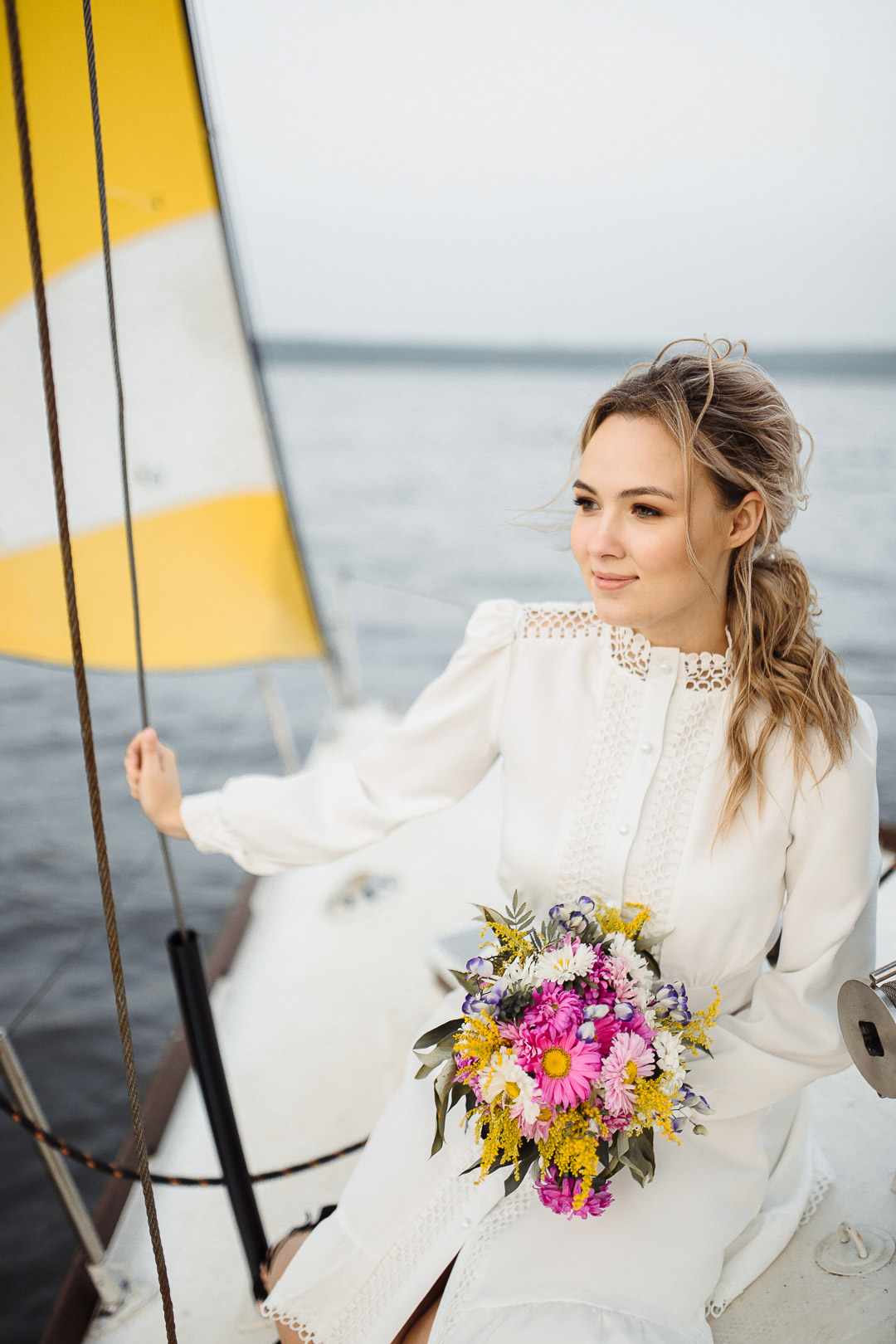 ls_141 Предсвадебная фотосессия LoveStory на катамаране AGAYA в Ижевске